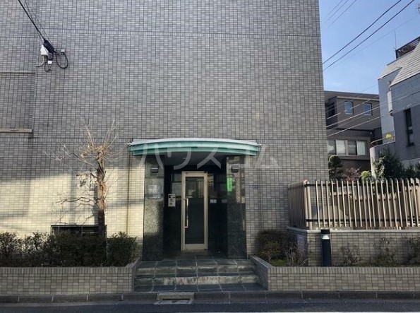 14/19 エントランス