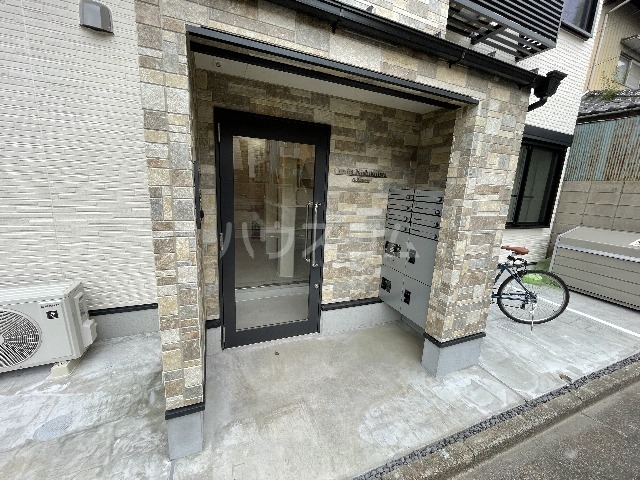 22/30 エントランス