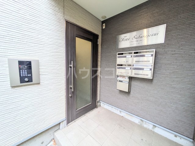 26/30 エントランス