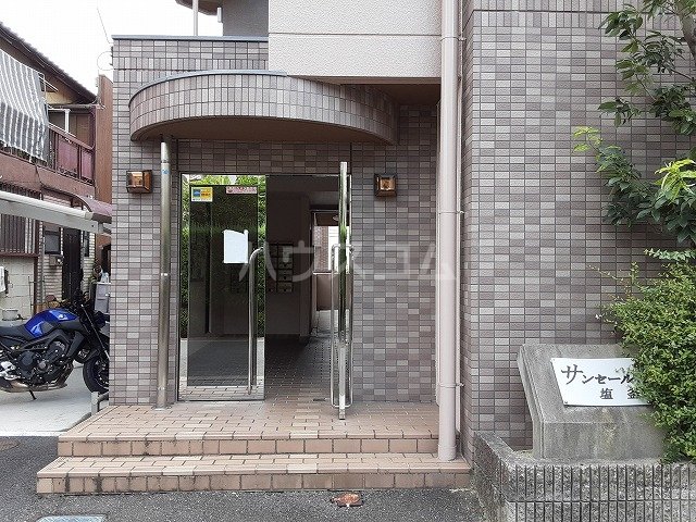 26/28 エントランス