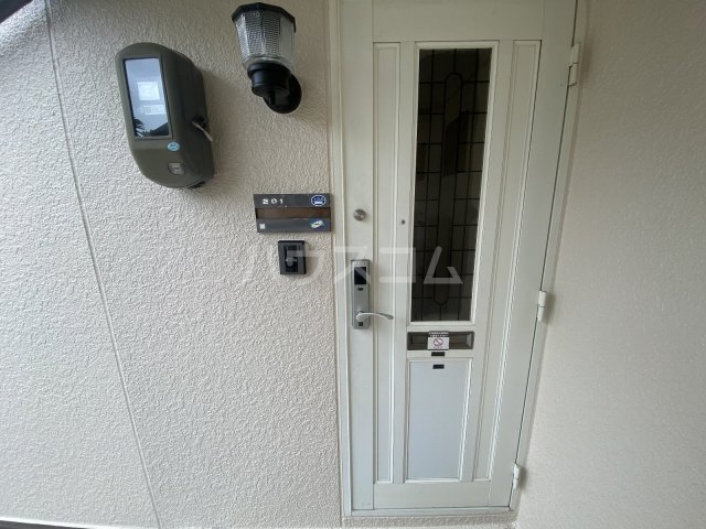 27/30 エントランス