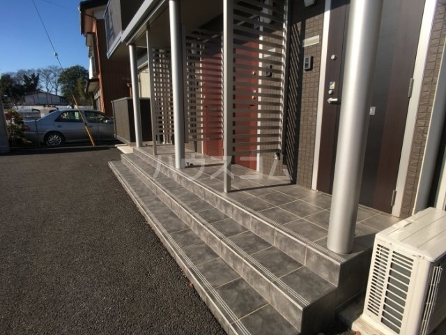 18/28 エントランス