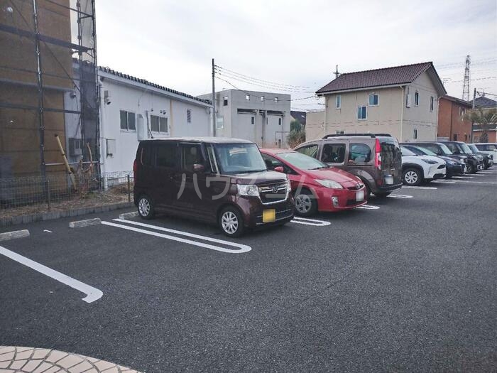 18/21 駐車場