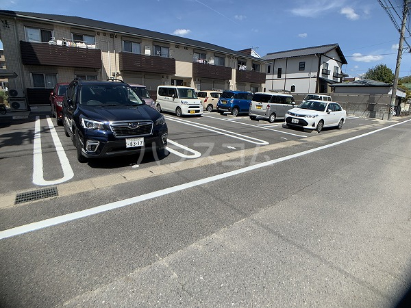 28/30 駐車場