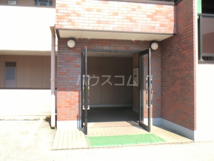 23/30 エントランス