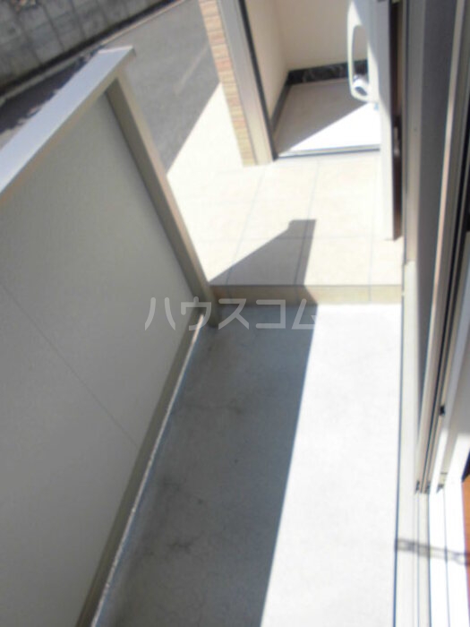13/18 バルコニー