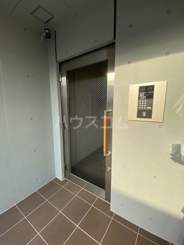 24/30 エントランス