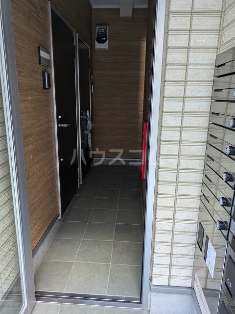 25/30 エントランス