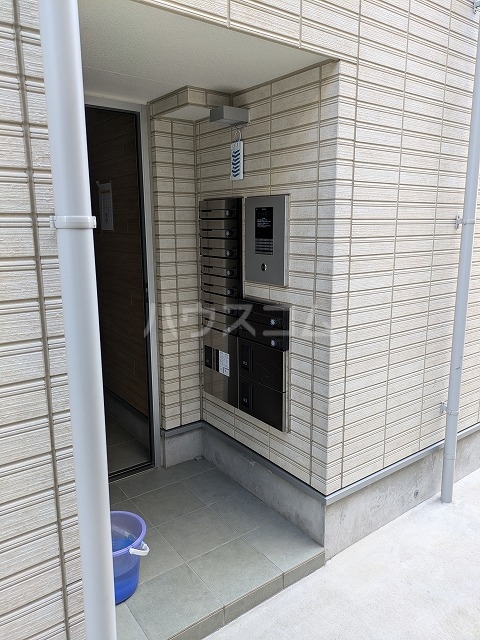 26/30 エントランス