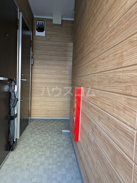 27/30 エントランス