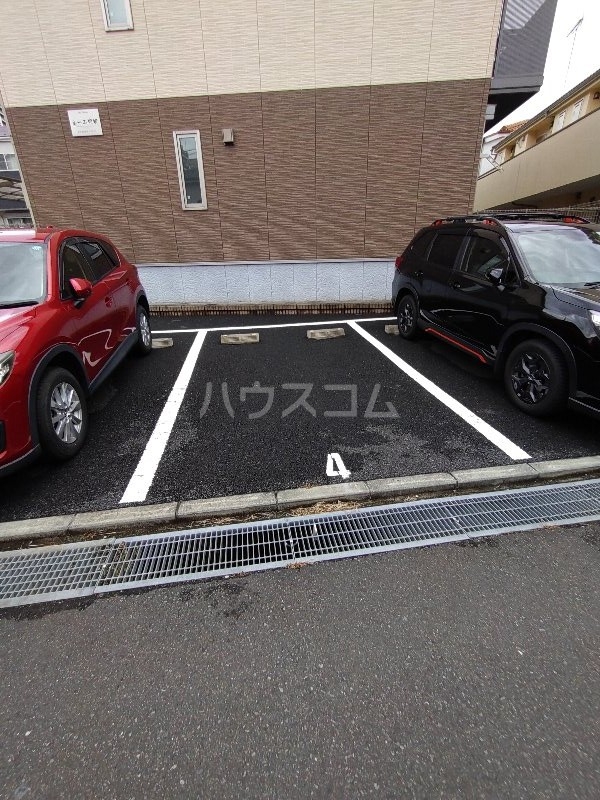 22/30 駐車場