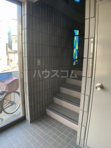 26/28 エントランス