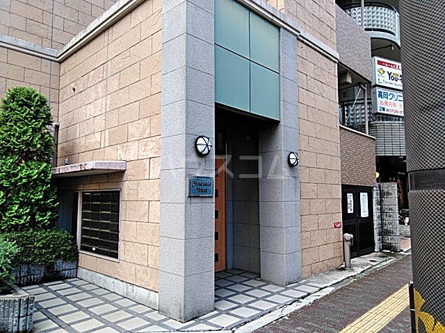 21/30 エントランス