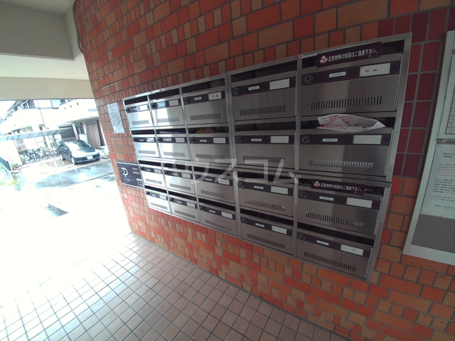 19/30 エントランス