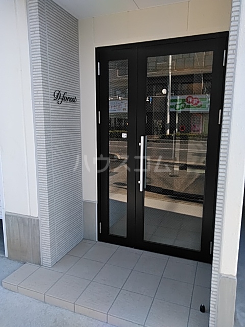 2/4 エントランス