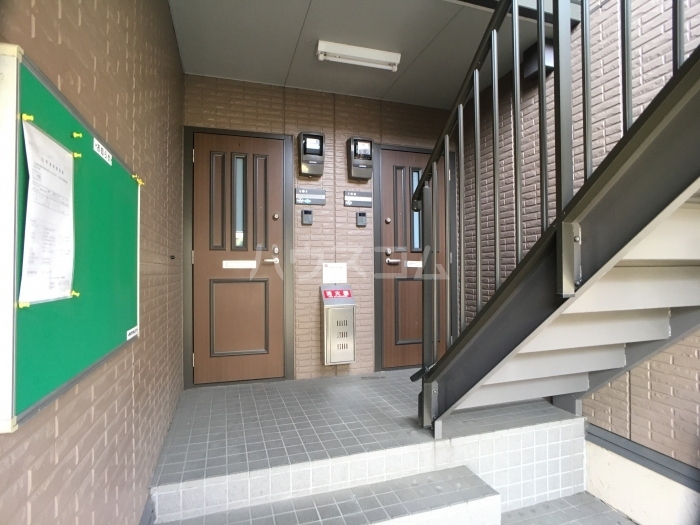 21/30 エントランス