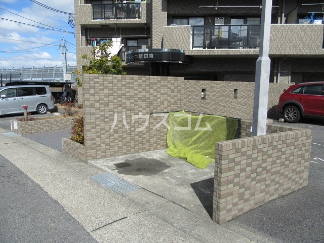 21/25 エントランス