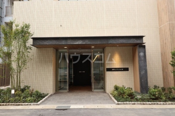 16/25 エントランス