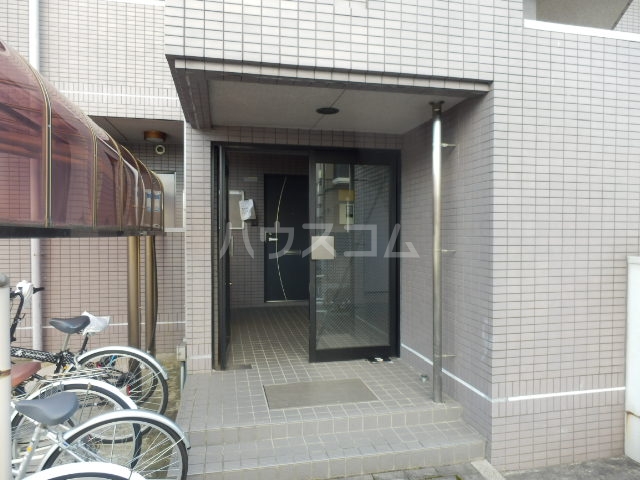 20/30 エントランス