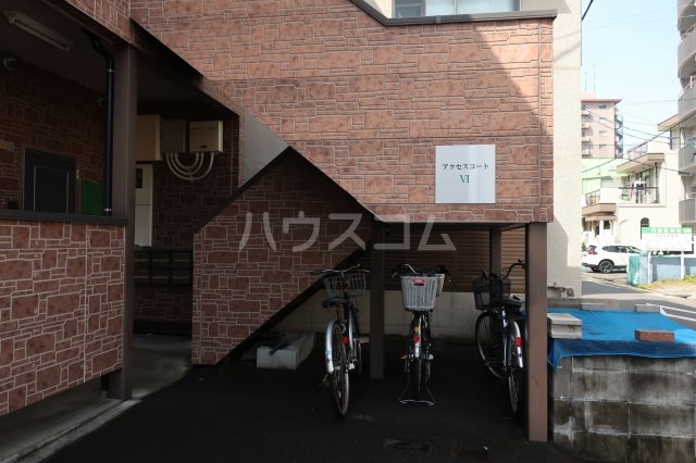 27/30 エントランス