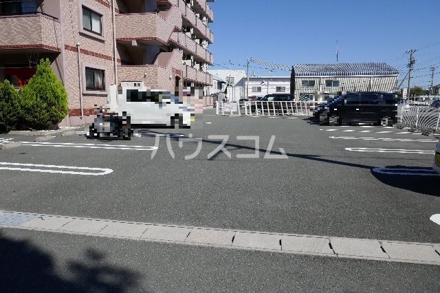 23/27 駐車場