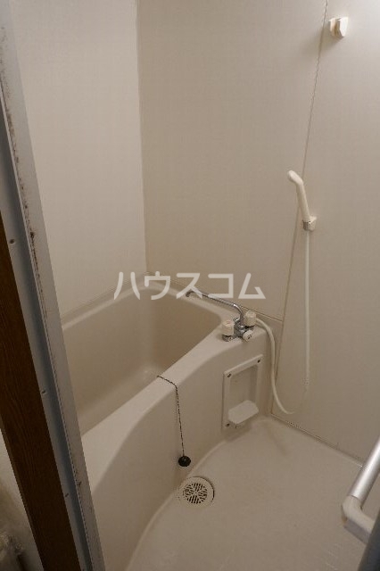 13/27 浴室