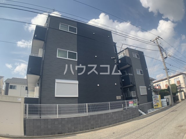 26/30 エントランス