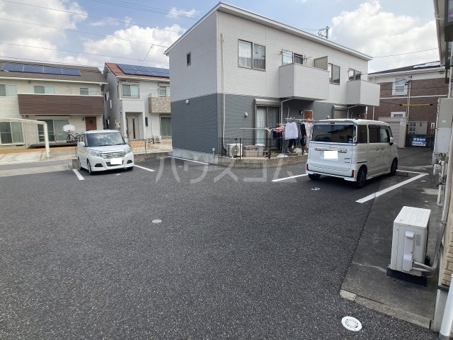 27/30 駐車場