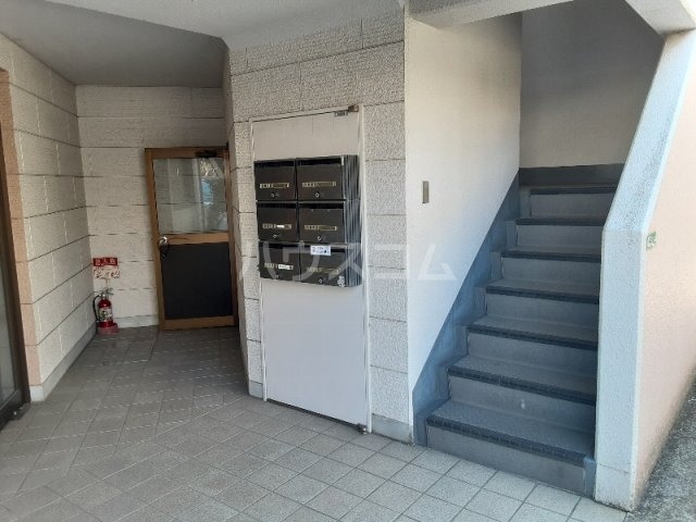 20/29 エントランス