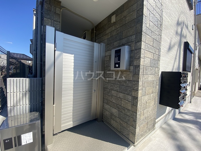 25/30 エントランス