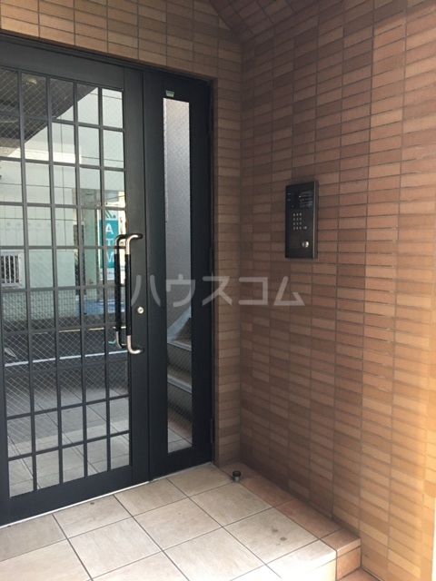 20/29 エントランス