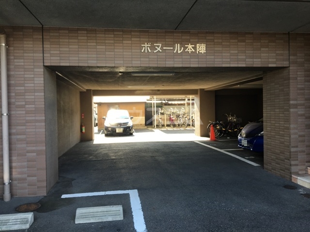 21/29 駐車場