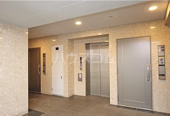 25/28 エントランス