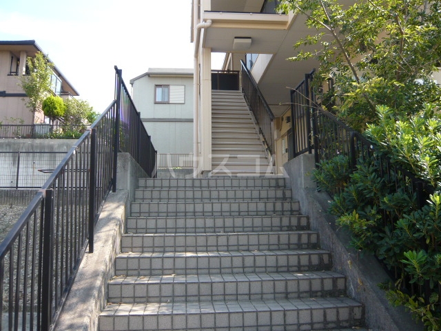 20/30 エントランス