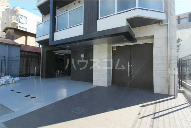 19/28 エントランス