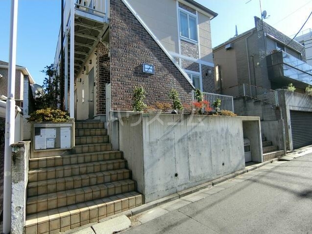 23/30 エントランス