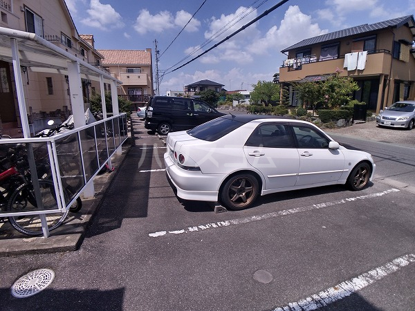 25/30 駐車場