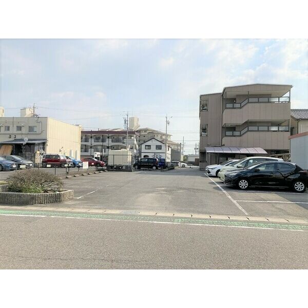 17/22 駐車場