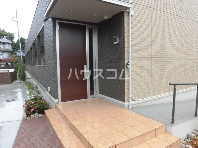 28/30 エントランス