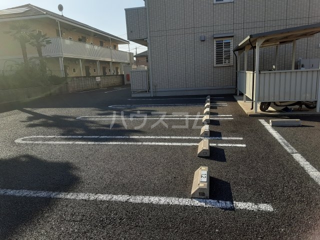 2/4 駐車場