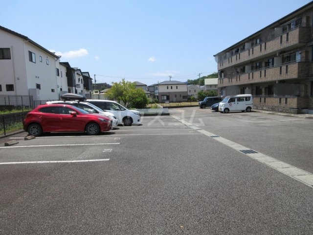 19/23 駐車場