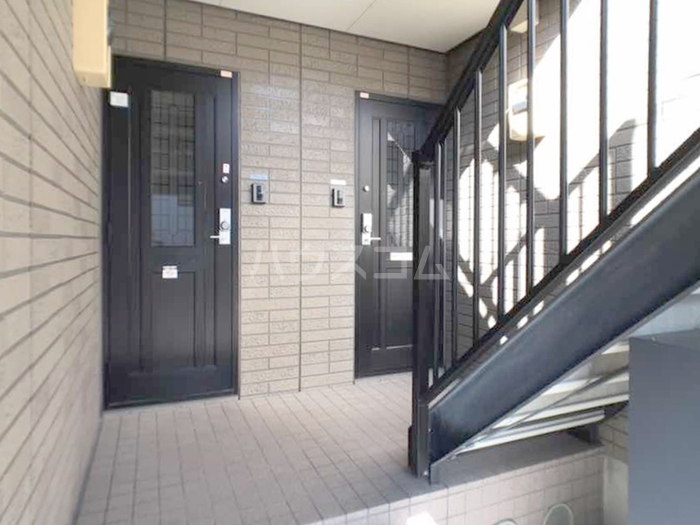 2/4 エントランス