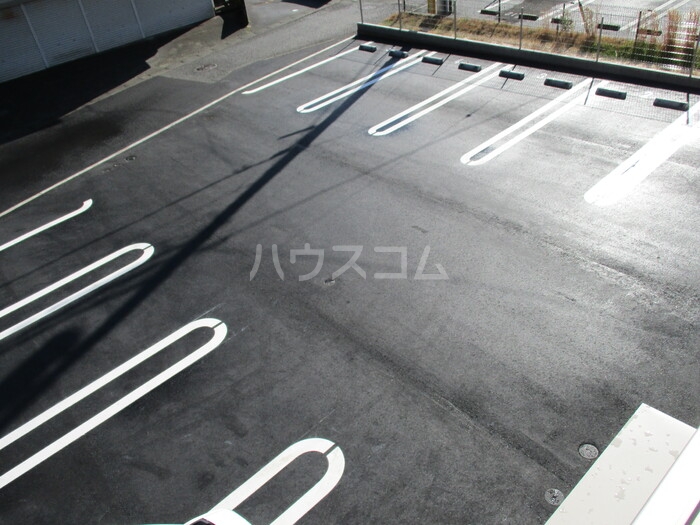 17/17 駐車場