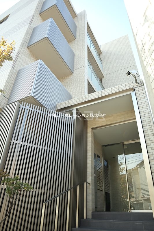 17/23 エントランス