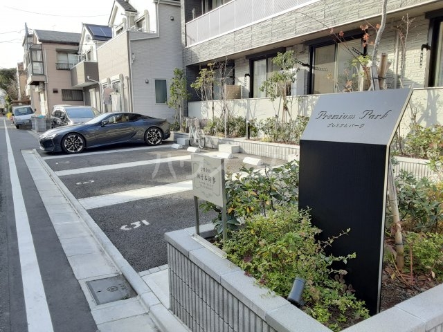 28/30 エントランス