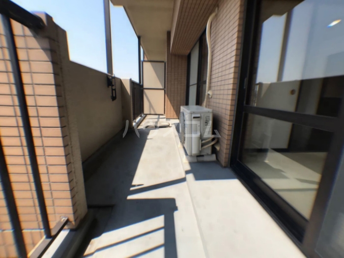 13/22 バルコニー