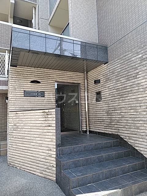 28/30 エントランス