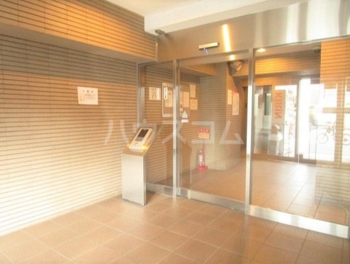 18/29 エントランス