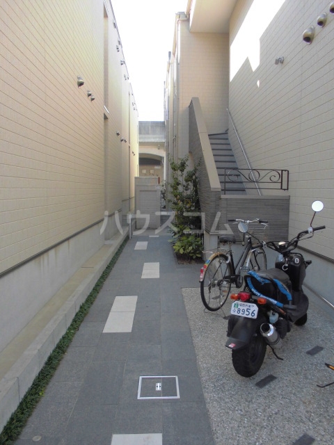 16/21 エントランス