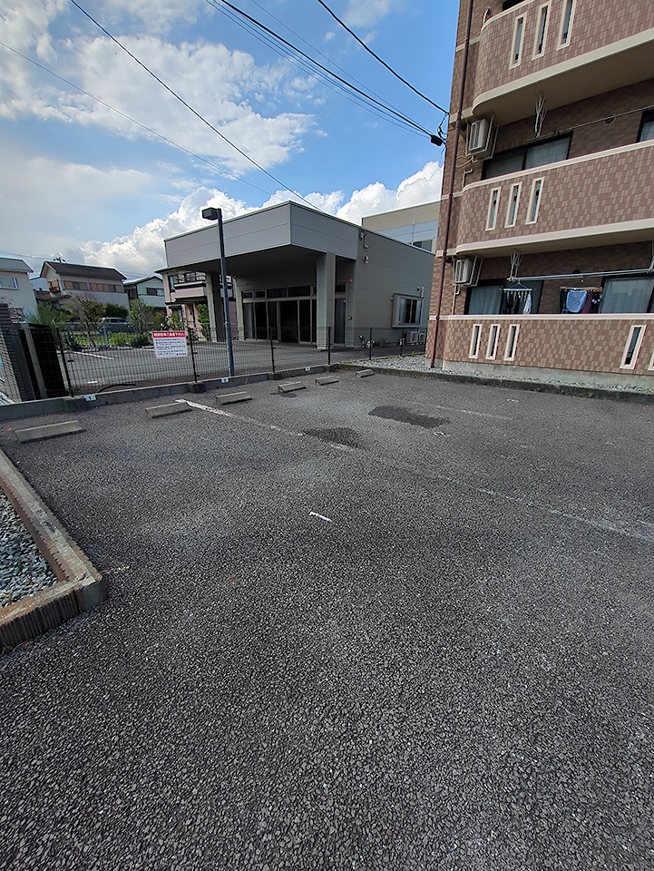 18/22 駐車場